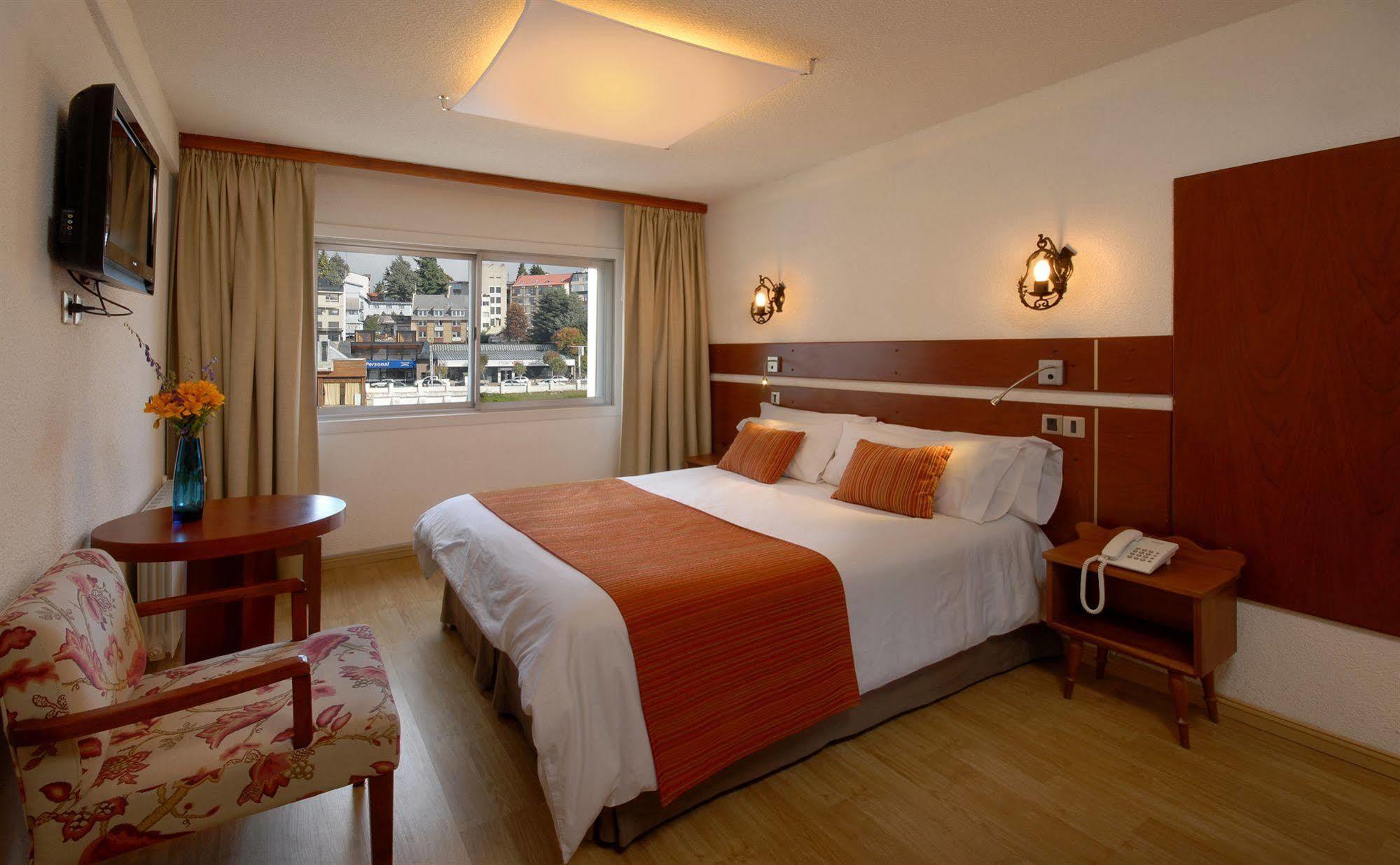 Hotel Tirol Сан Карлос де Барилоче Екстериор снимка